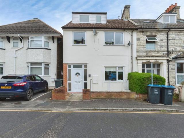 Flat for sale in West Cliff, Bournemouth