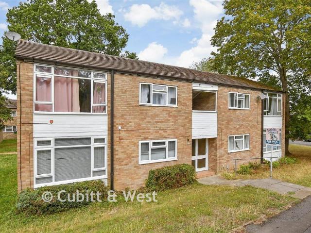 Flat for sale in Pachesham Park, Surrey