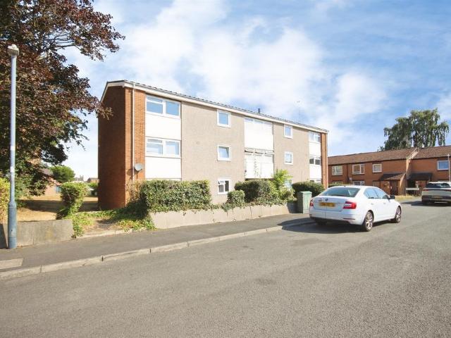 Flat for sale in Sydenham, Warwick