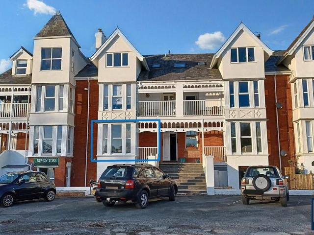 Flat for sale in Weir Quay, Devon