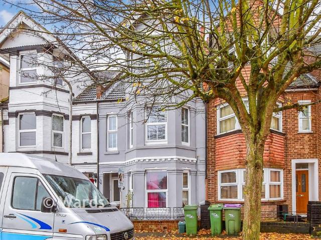 Flat for sale in Folkestone