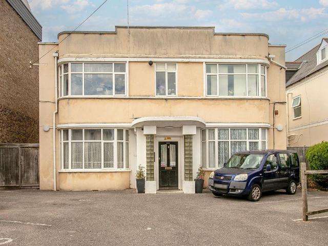 Flat for sale in Boscombe, Bournemouth