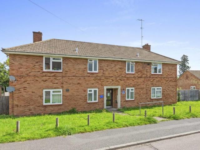 Flat for sale in Pouchen End, Hertfordshire