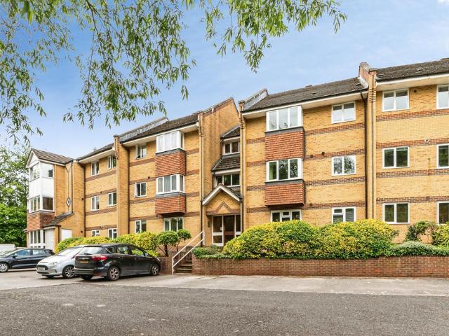 Flat for sale in Reading
