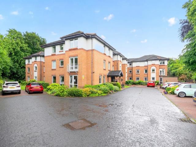 Flat for sale in Clarkston, Scotland