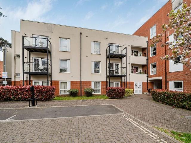 Flat for sale in Lower Halliford, Isle Of Man