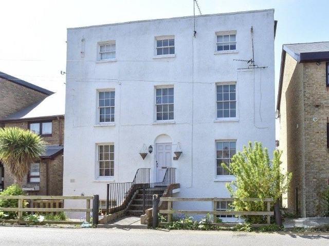 Flat for sale in Thurston Park, The Bridge