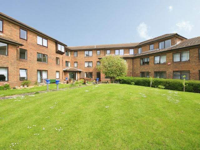 Flat for sale in Ortongate Centre, Peterborough