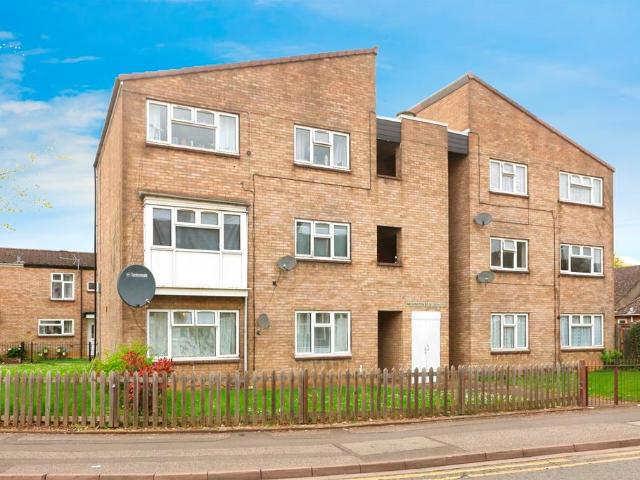 Flat for sale in Eastgate, Peterborough