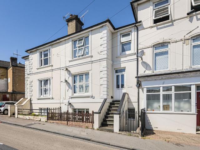 Flat for sale in St James, Sandown Park