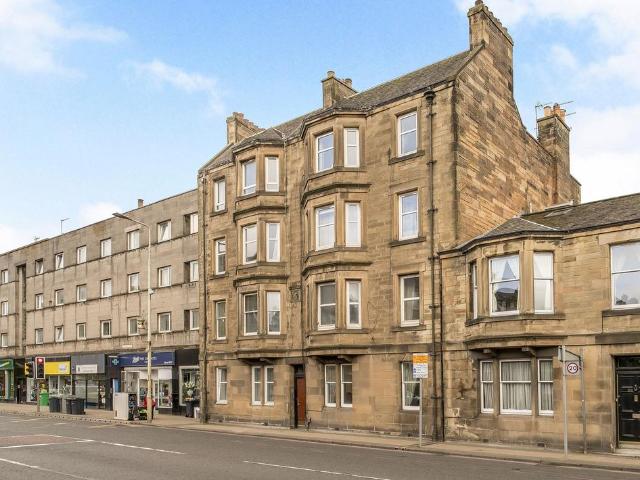 Flat for sale in Corstorphine, Scotland