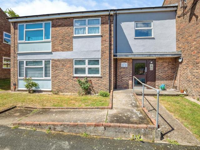 Flat for sale in Upper Luton, Chatham