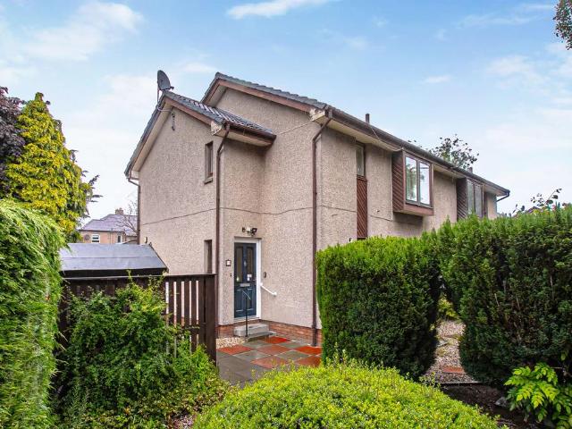 Flat for sale in Peasehill, Scotland