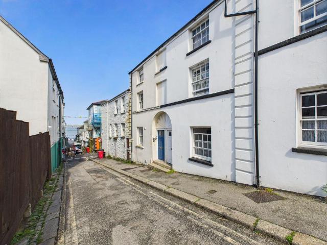 Flat for sale in Falmouth, Cornwall