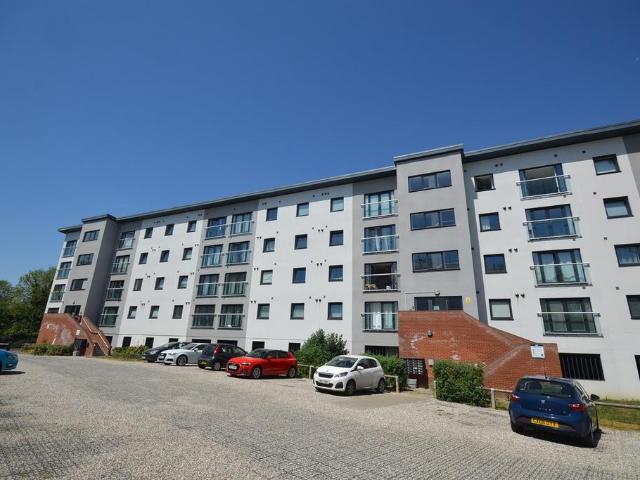 Flat for sale in Bocking, Chipping Hill