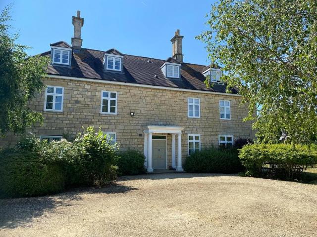Flat for rent in Golden Valley, Gloucestershire