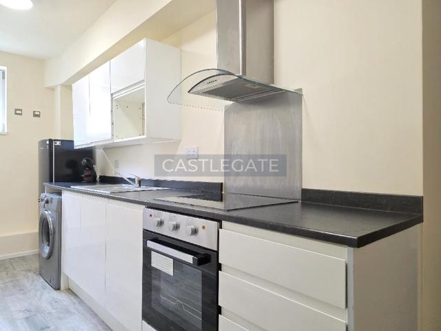 Flat for rent in Marsh, Lindley