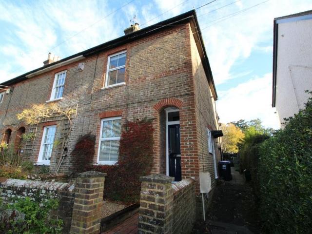 Flat for rent in Perryfields, West Sussex