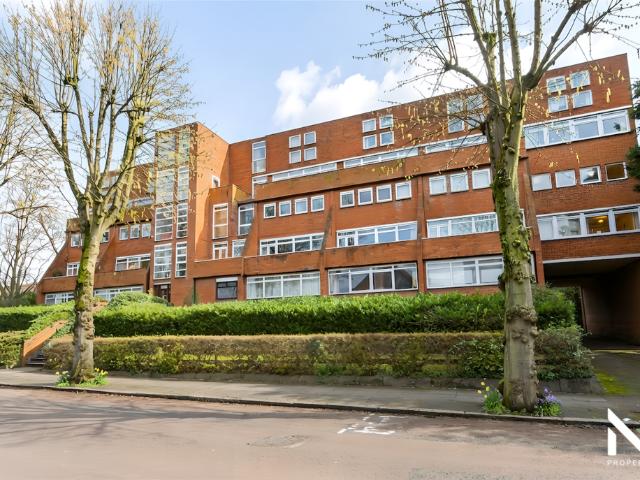 Flat for rent in Woodside Park, Greater London
