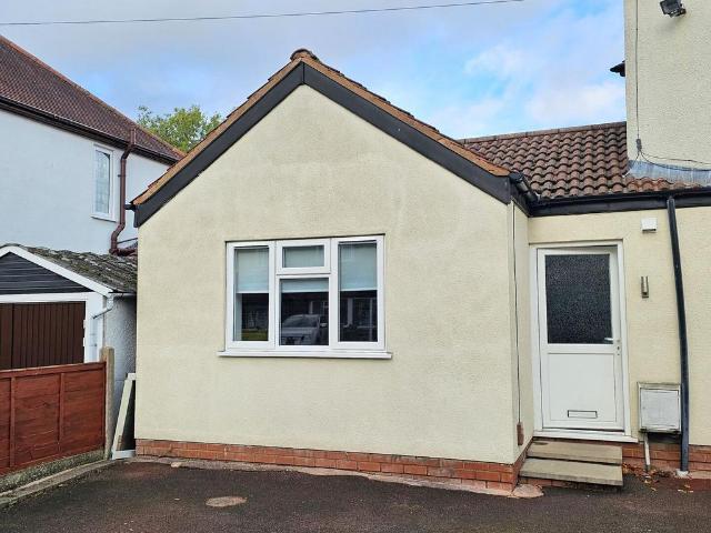 Flat for rent in Merryhill, West Midlands