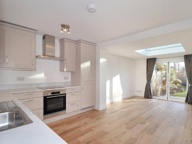 Flat for rent in Blackhills, Surrey