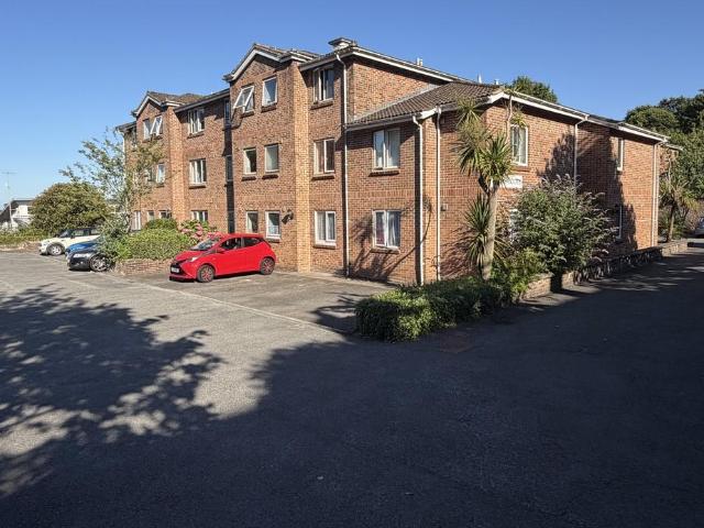 Flat for rent in St Michaels, Livermead