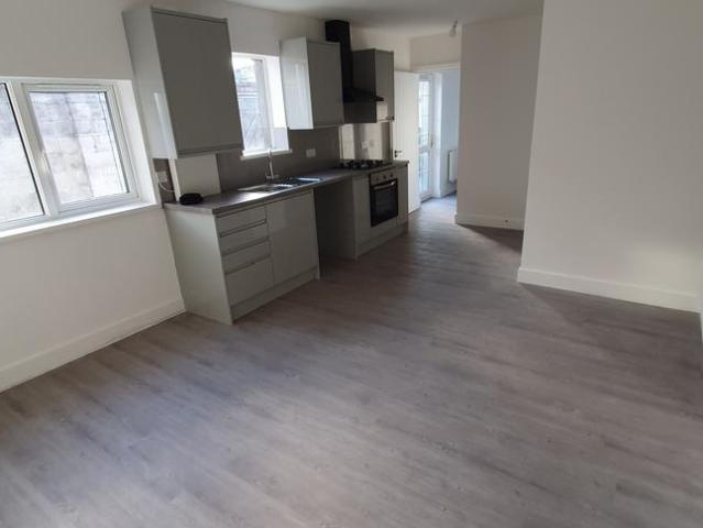 Flat for rent in Plasnewydd, Falcon Lodge
