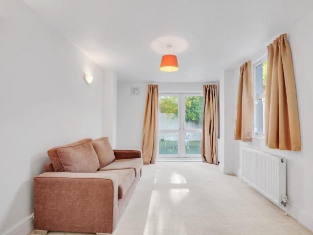 Flat for rent in Shepherd's Bush, Greater London