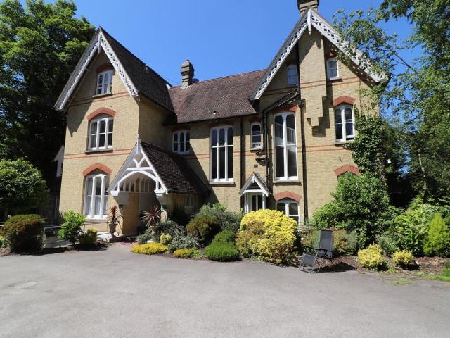 Flat for rent in Broadwater Down, Sandown Park