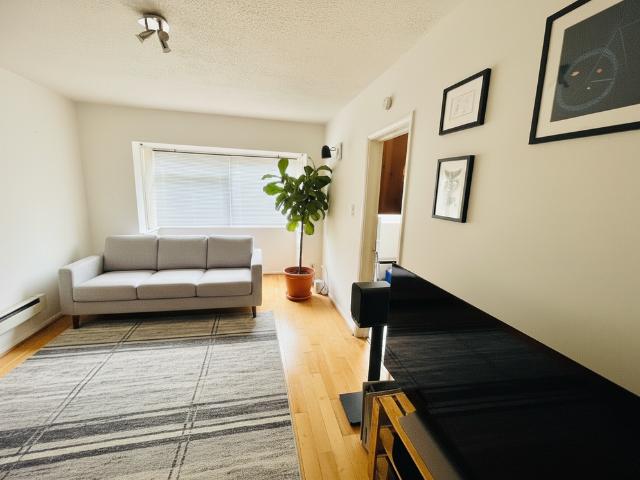 Flat for rent in London Borough of Ealing, Greater London