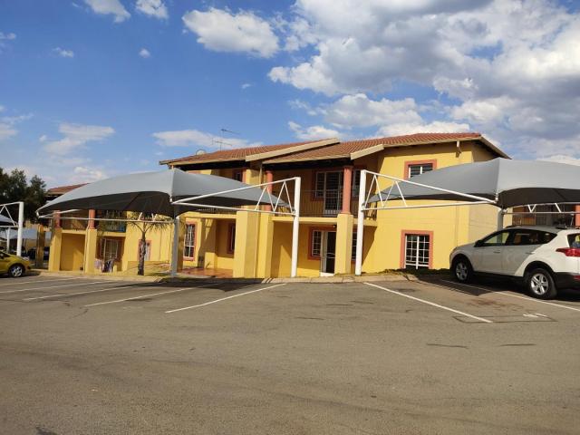 Apartment for rent in Sundowner, Randburg