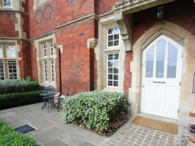 House for rent in Navestock Side