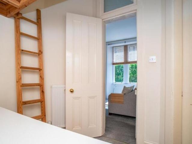 Flat for rent in Comiston, Scotland