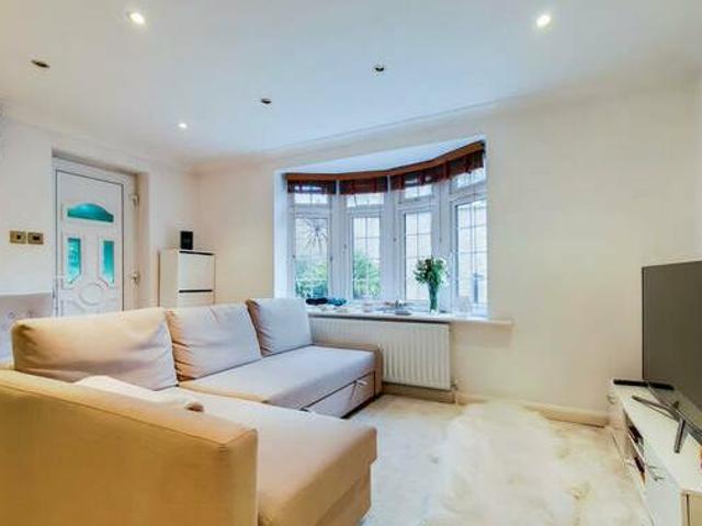 House for rent in Surrey, England