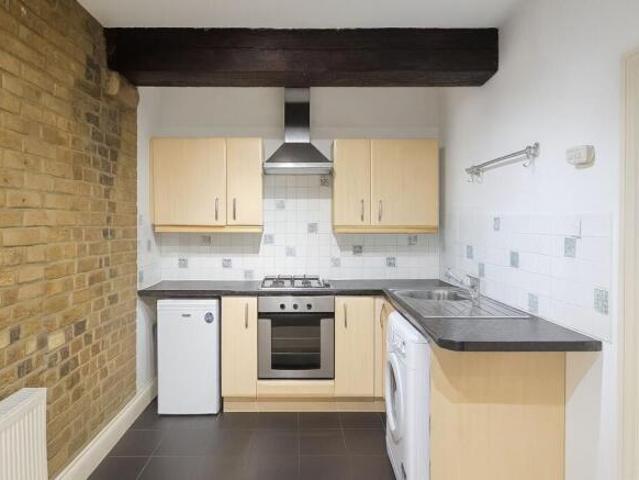 Flat for rent in Cat Hill