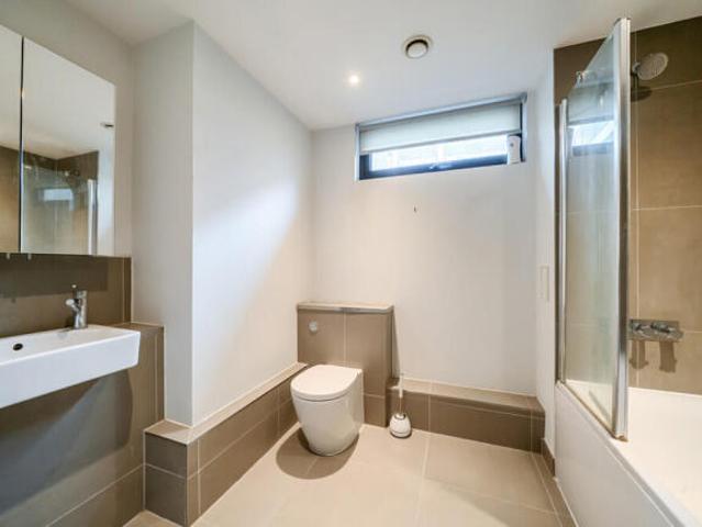 Flat for rent in Cat Hill