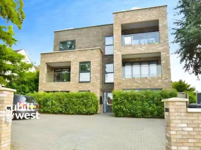 House for rent in London Borough of Croydon, Kenley