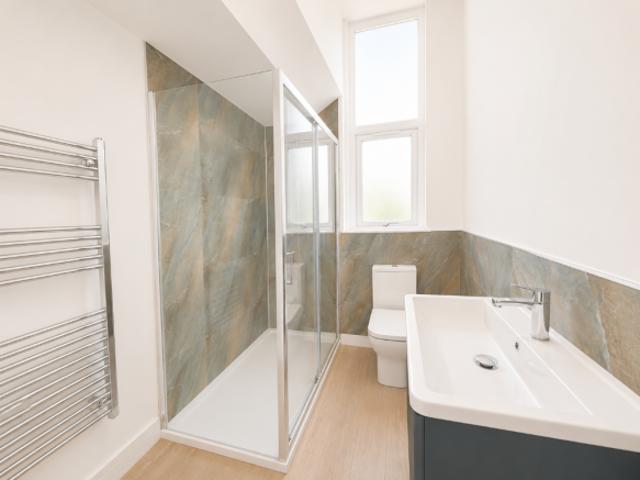 Flat for rent in Calderstones