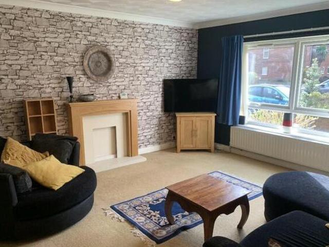 House for rent in Calderstones