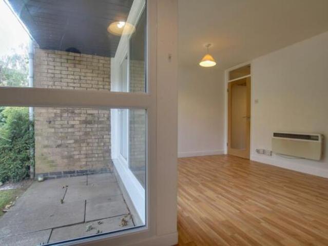 Flat for rent in Cat Hill