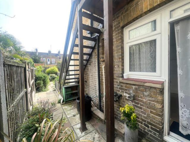 Flat for rent in Alton Barnes, Essex