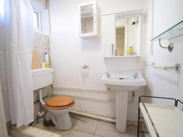 Flat for rent in Plasnewydd, Falcon Lodge