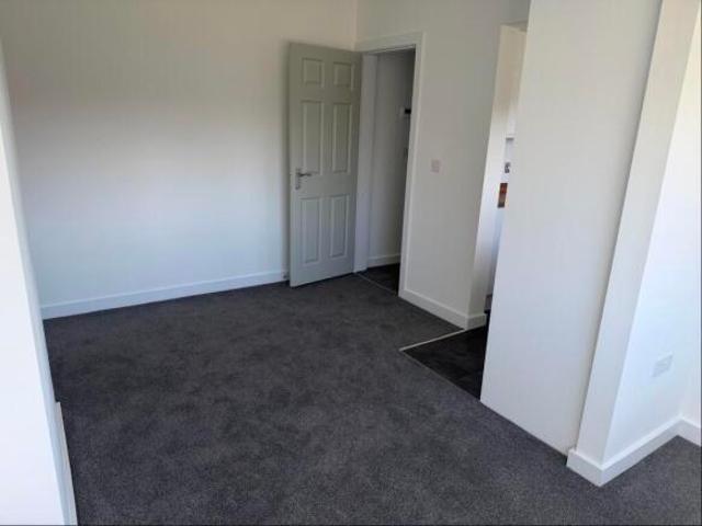 Flat for rent in Calderstones