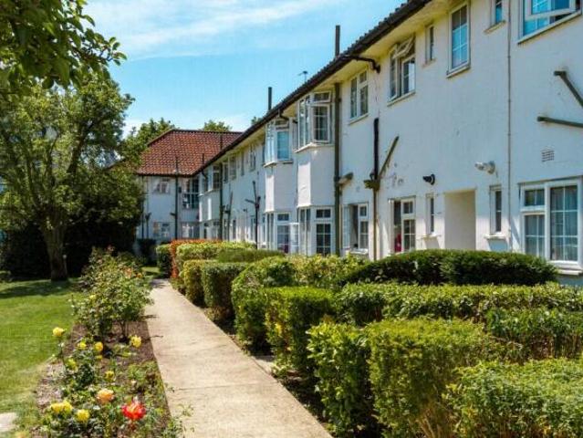 Flat for rent in Cat Hill