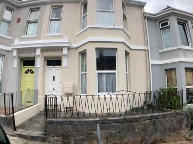 House for rent in Follaton, Strode