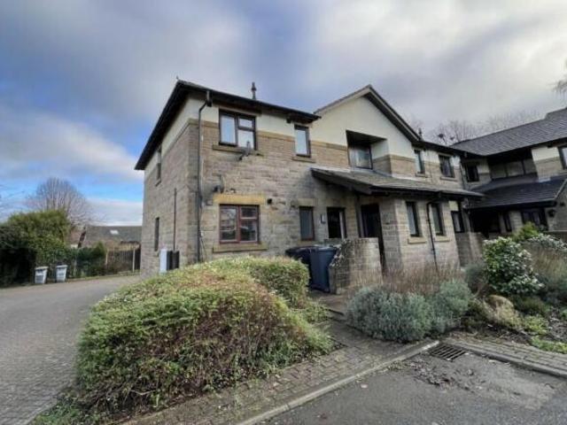 Flat for rent in Huddersfield, West Yorkshire