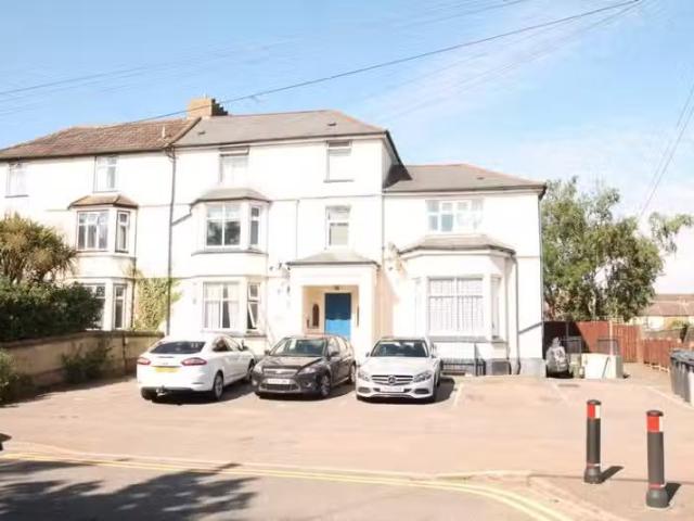 House for rent in Swanscombe and Greenhithe, Monks Orchard