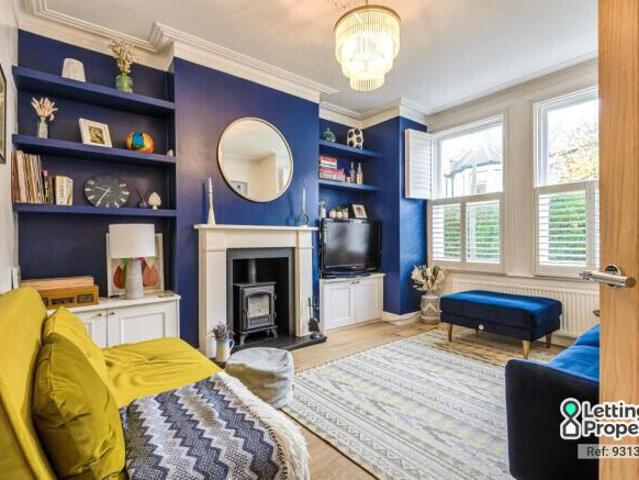 Flat for rent in Cat Hill, England