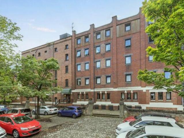 Flat for sale in Leith, Scotland