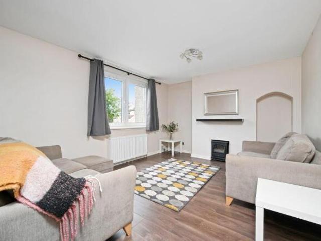 Flat for sale in Gogarloch, South Gyle
